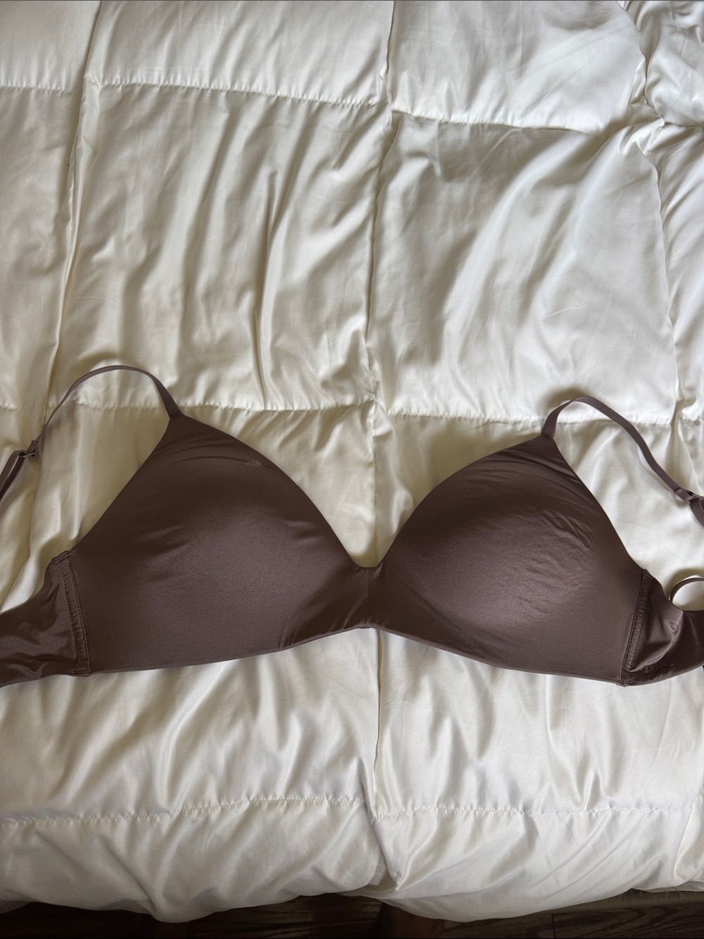SKIMS Smooth T-Shirt Bra in Chocolate